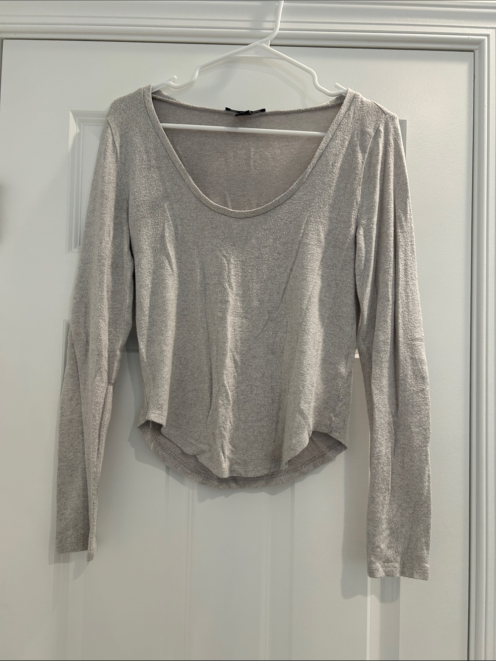 Forever 21 Light Gray Scoop Neck Long Sleeve Top